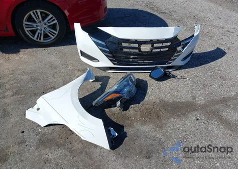 2025 Nissan Versa 1.6 S z USA, uszkodzony, nr VIN 3N1CN8DV9SL823974